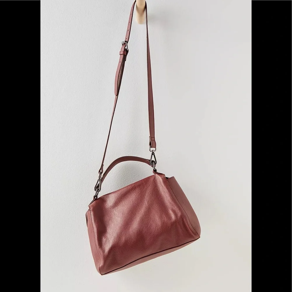 New Women’s Free People Crossbody Bag!🔥🔥🔥 - Picture 8 of 8